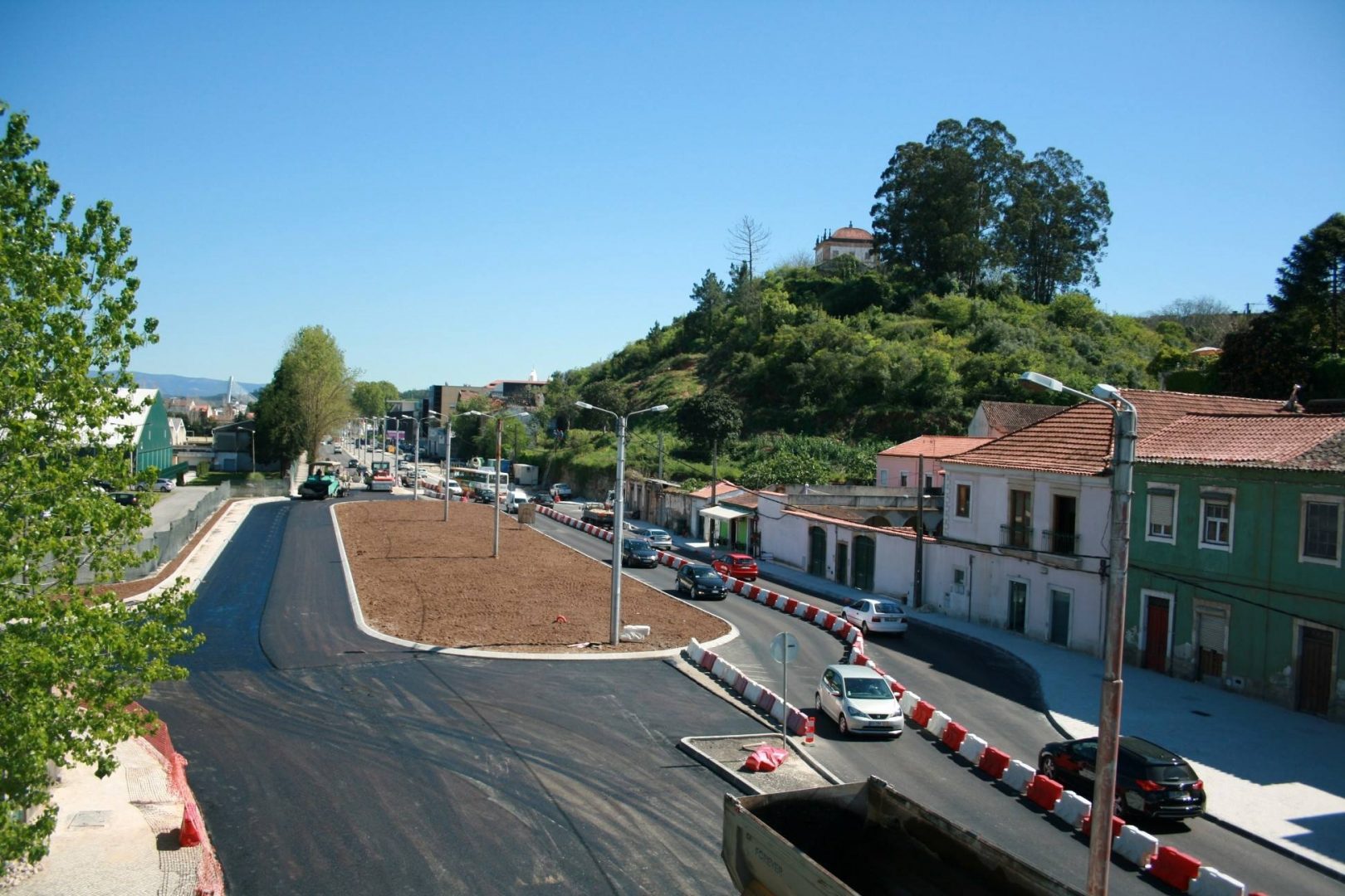 Construção da rotunda da Av. da Guarda Inglesa avança a bom ritmo