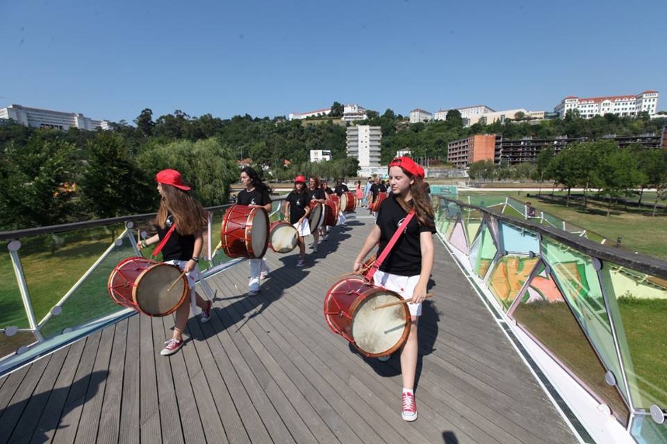 “Tocá Rufar” anima ruas de Coimbra na abertura do 8.º Festival das Artes