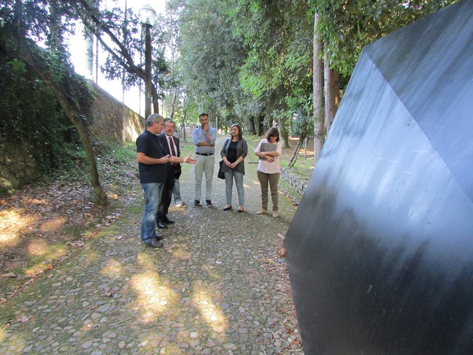CMC repara esculturas de Rui Chafes instaladas no Jardim da Sereia