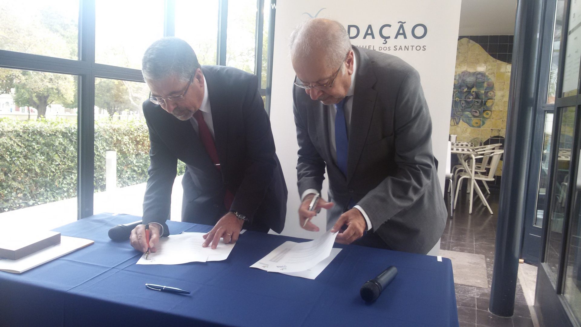 Fundação Francisco Manuel dos Santos oferece 26 mil livros às câmaras portuguesas