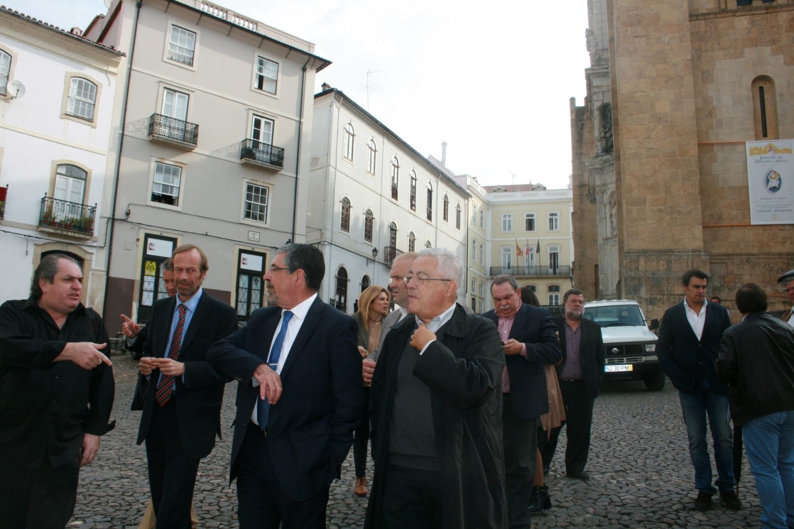 Câmara de Coimbra vai diminuir uso do automóvel na Sé Velha