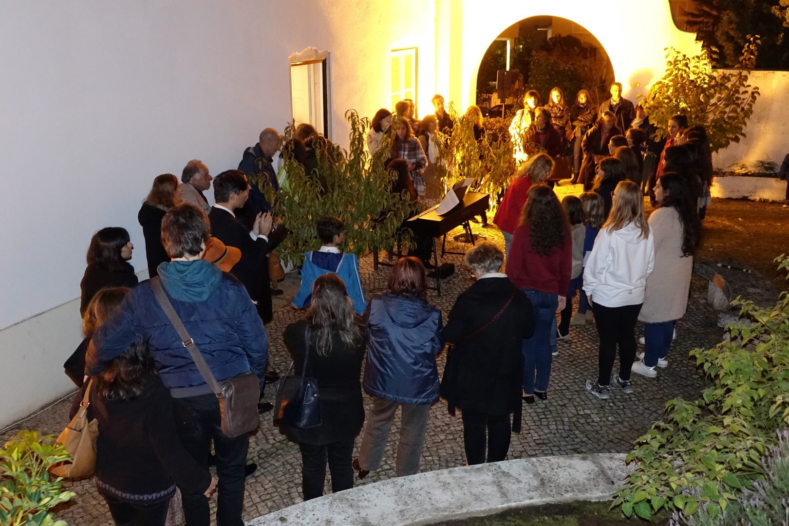 Pequenos cantaram Torga em magusto Transmontano