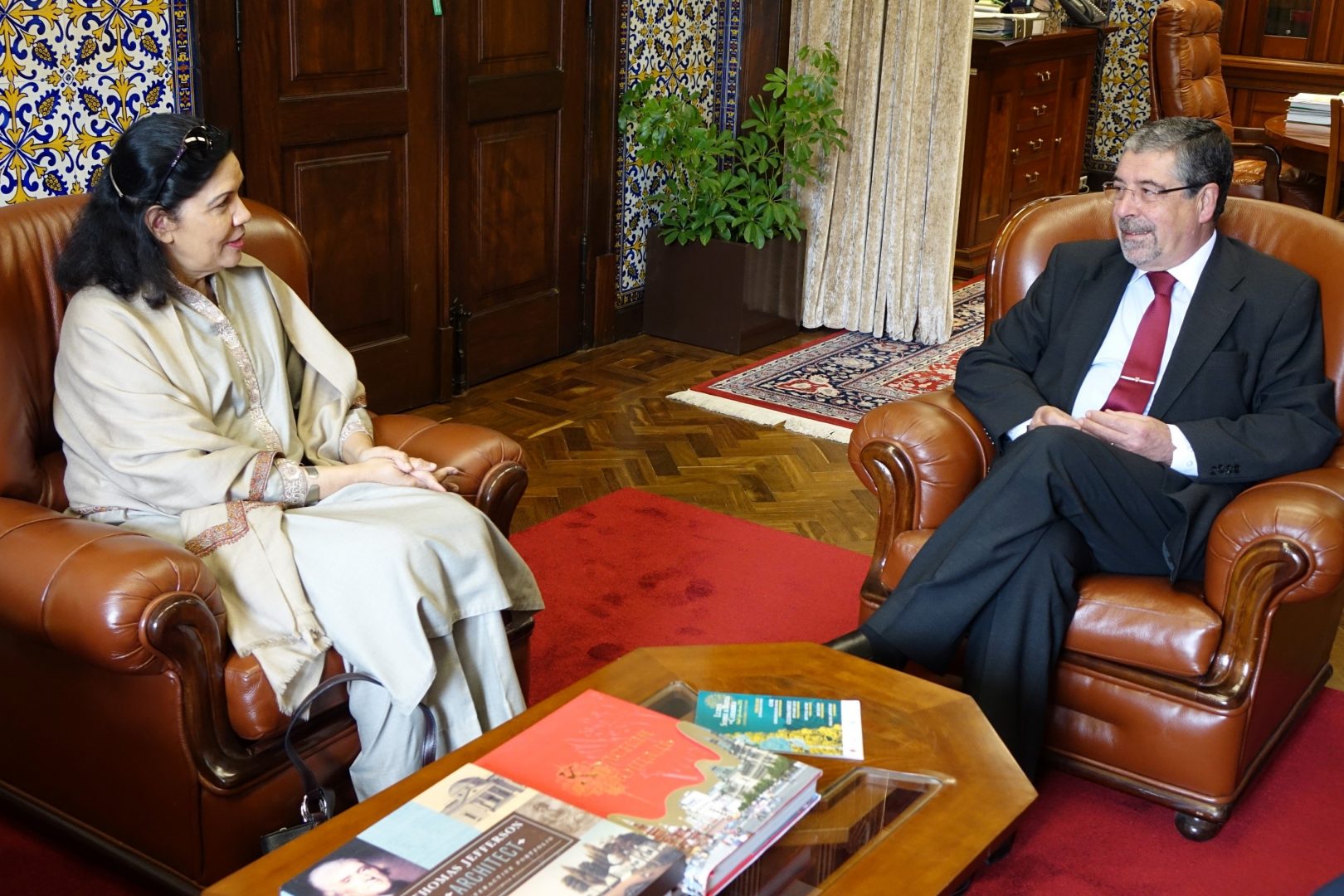 Coimbra poderá geminar-se com cidade paquistanesa de Lahore