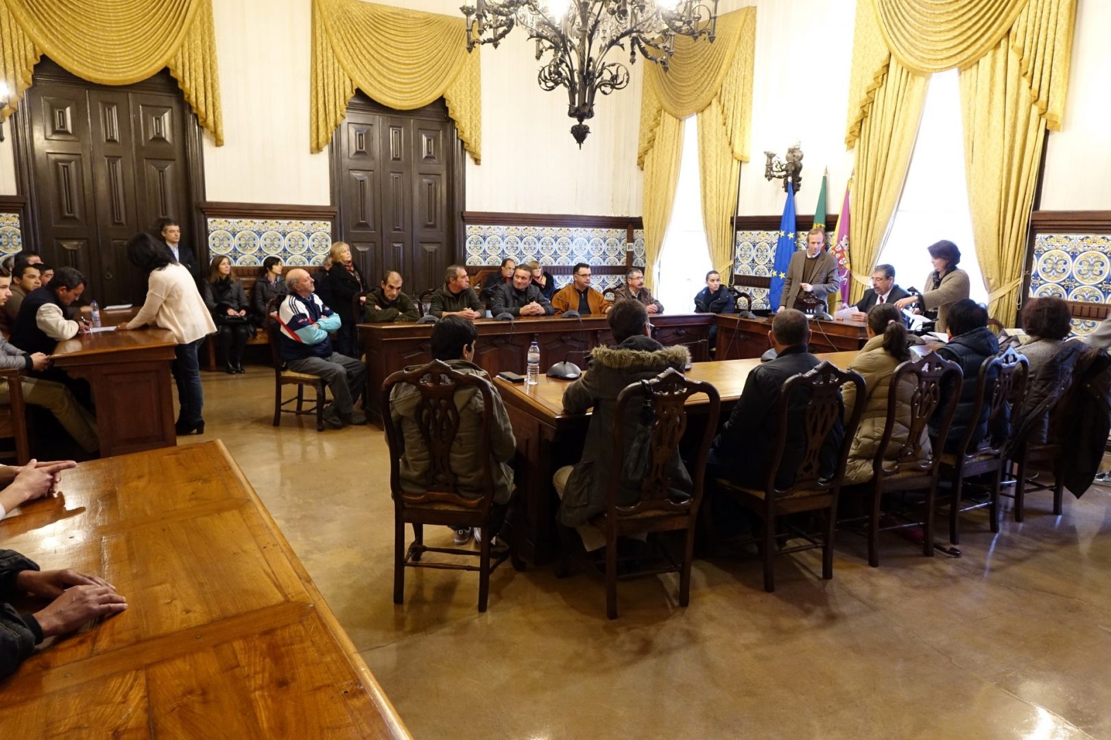 CMC celebrou 19 contratos de trabalho socialmente necessário