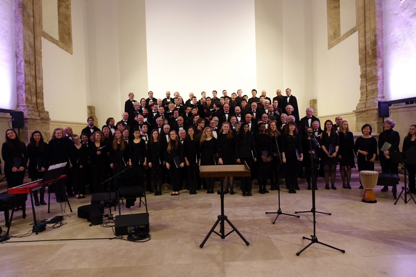 Antiga igreja do Convento São Francisco encheu para ouvir Coro da Capela da Universidade de Princeton