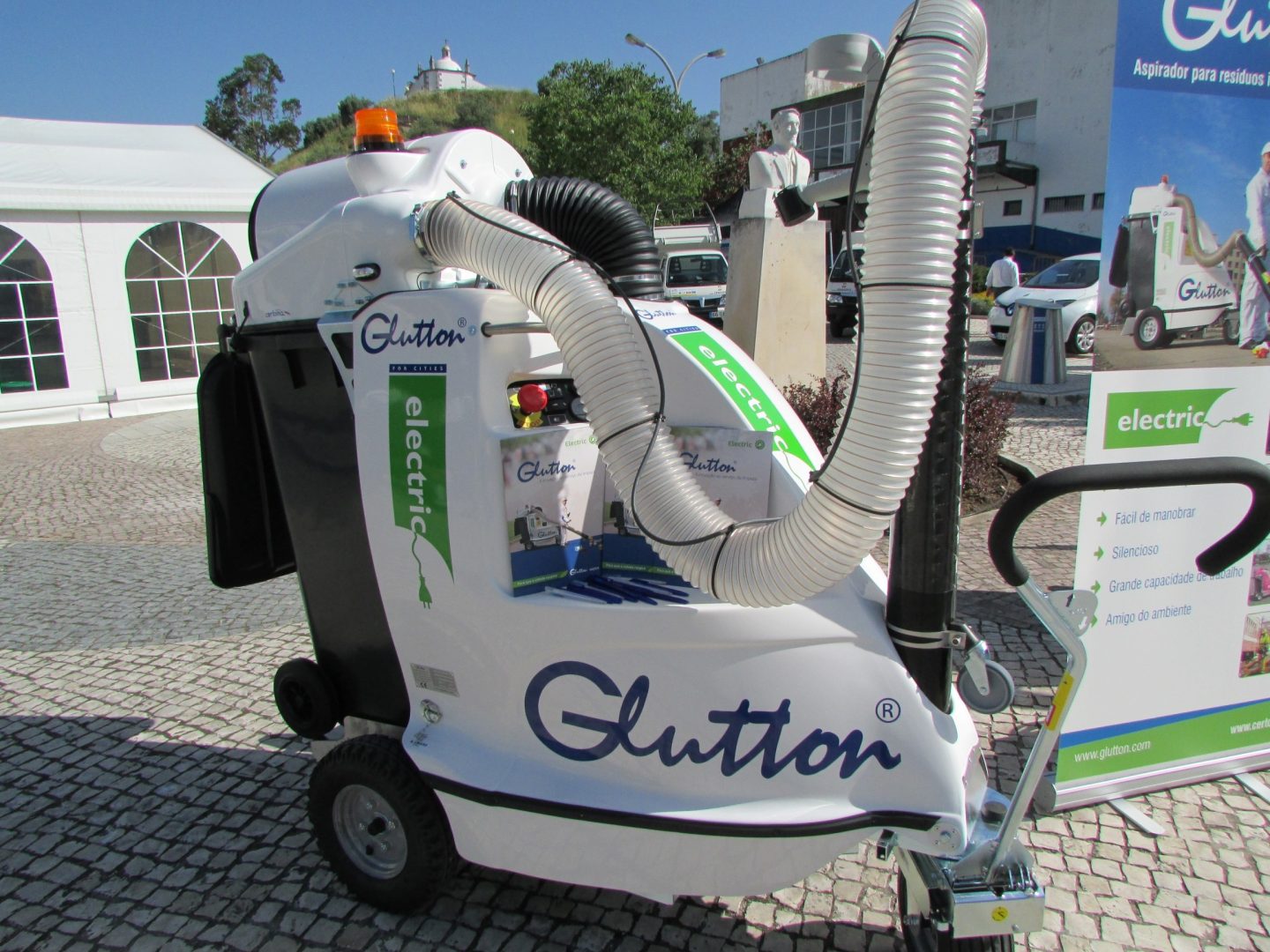 CMC investe quase 200 mil euros na aquisição de viaturas 100% elétricas para limpeza urbana