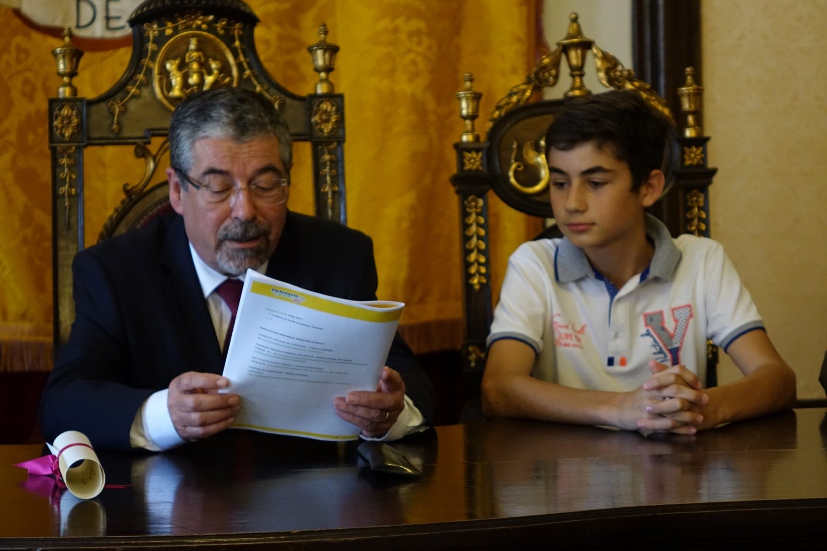 CMC atribui louvor a aluno conimbricense pelo desempenho como presidente da mesa nacional do Parlamento dos Jovens