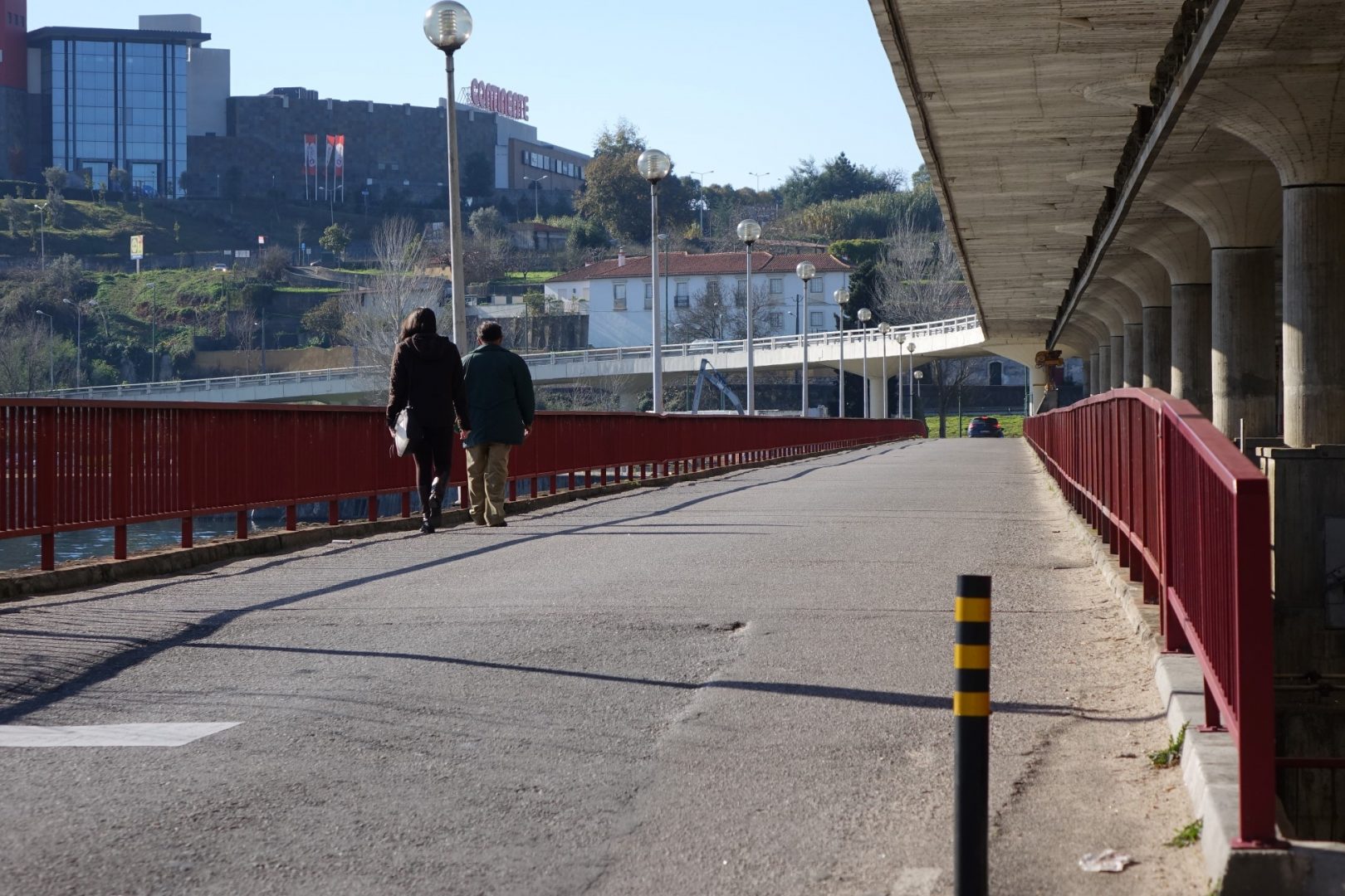 Corte de trânsito no tabuleiro inferior da Ponte Açude