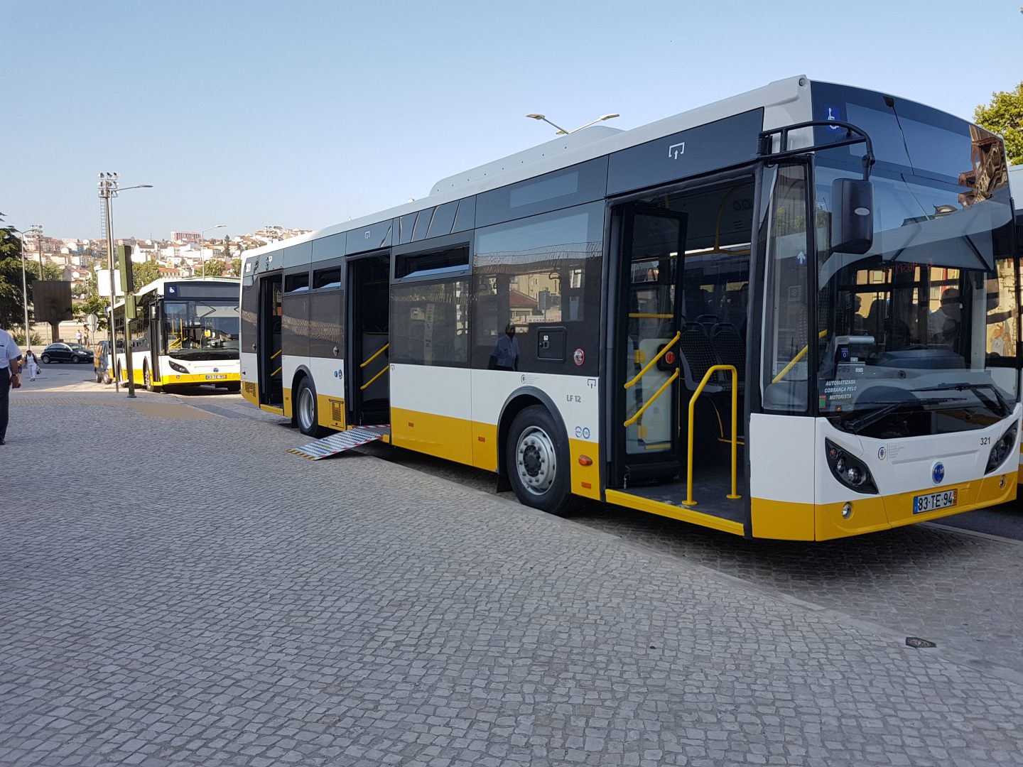Frota dos SMTUC reforçada com cinco autocarros novos