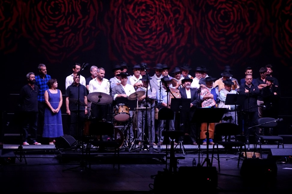 Concerto no grande auditório do Convento São Francisco encerrou tributo a Zeca Afonso ao mais alto nível