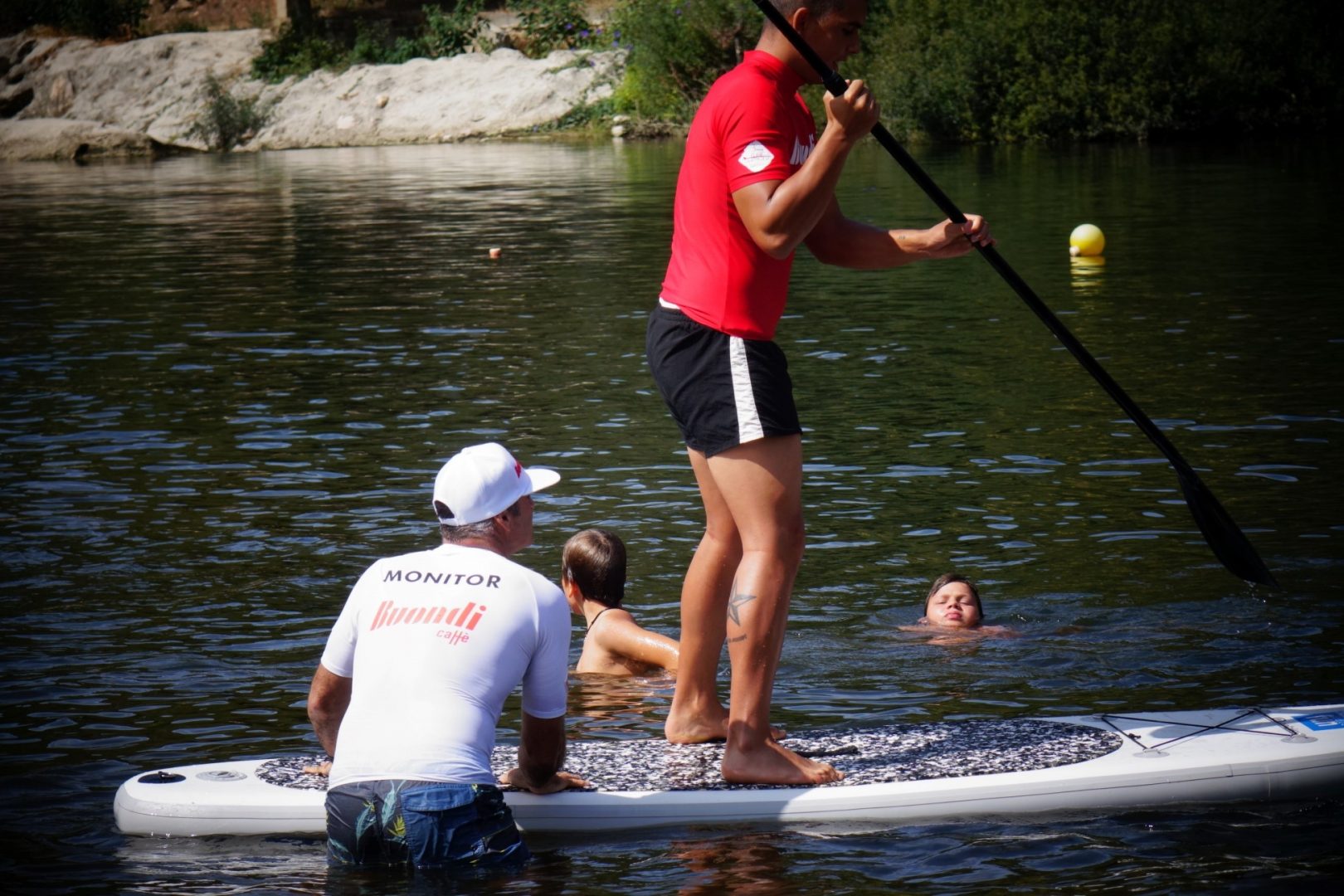 Garret McNamara ensinou Stand Up Paddle na Praia Fluvial de Palheiros-Zorro