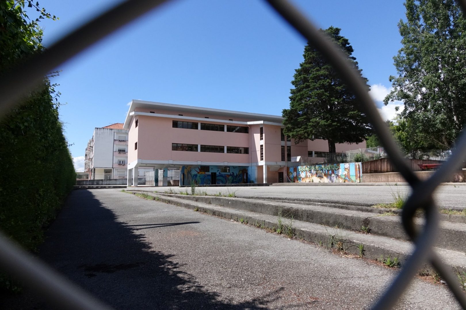 Reabilitação da Escola do 1.º CEB do Bairro Norton de Matos com concurso público aprovado
