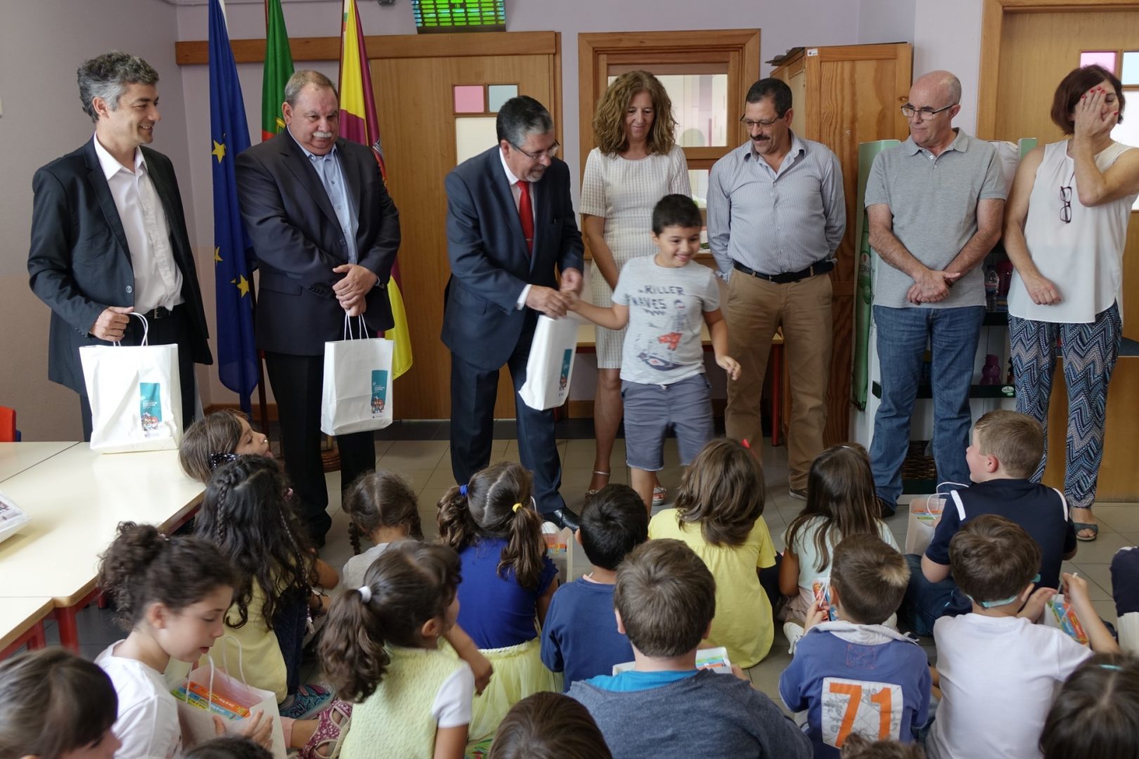 CMC suporta custo dos Cadernos de Exercícios para todos os alunos do 1.º CEB