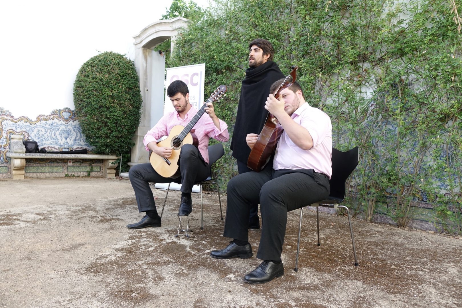 Grupo Iterum levou a Canção de Coimbra ao jardim da Casa da Escrita