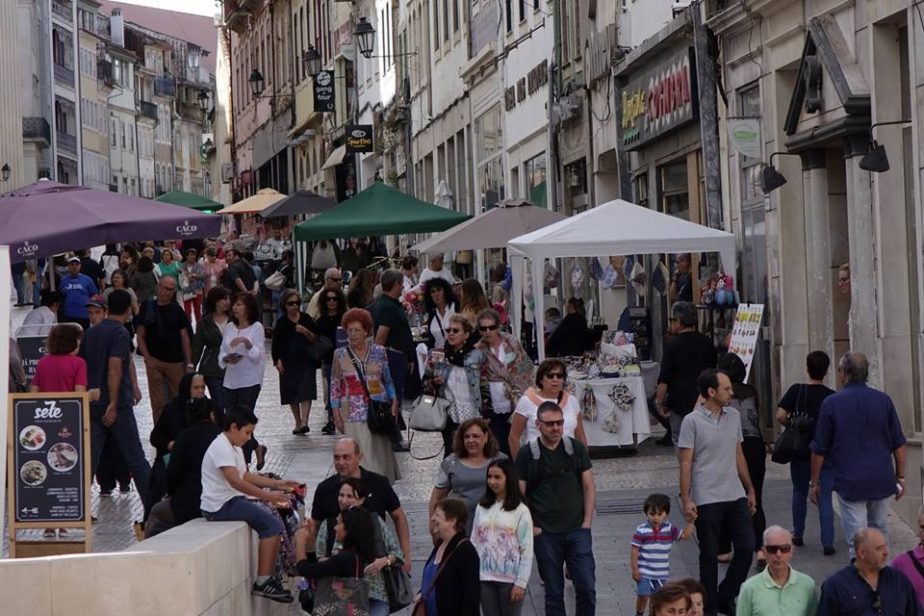 Juventude e artesanato animam hoje baixa de Coimbra