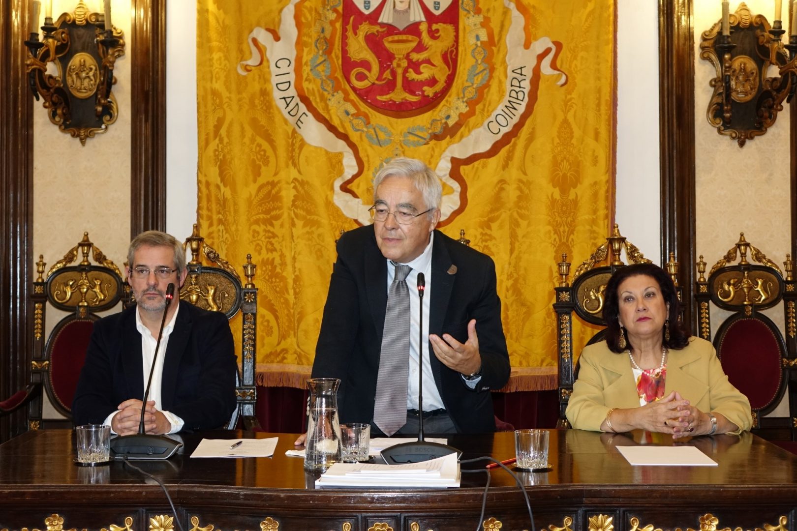 Luís Marinho reeleito presidente da Assembleia Municipal de Coimbra