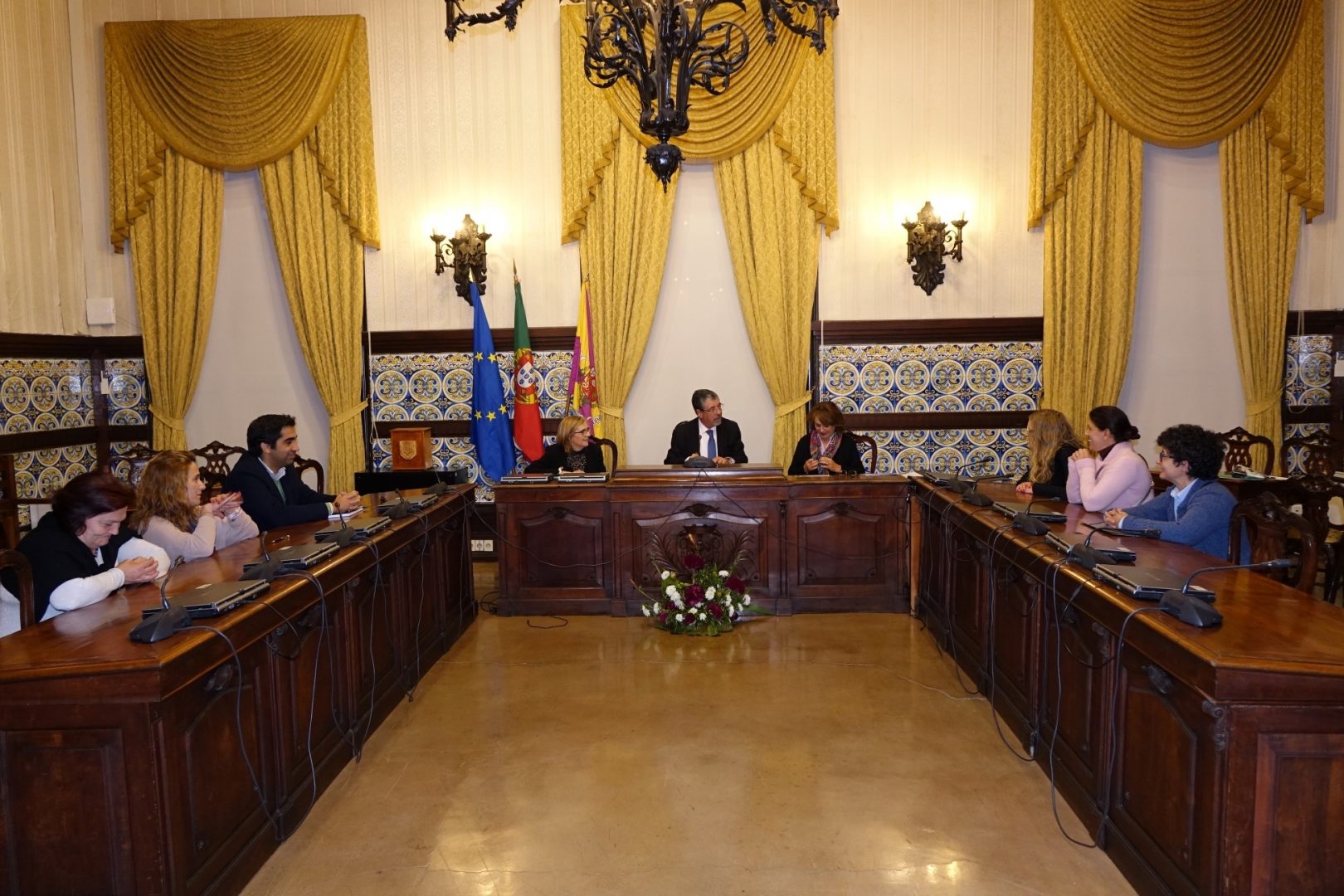 CMC celebrou seis contratos de emprego inserção