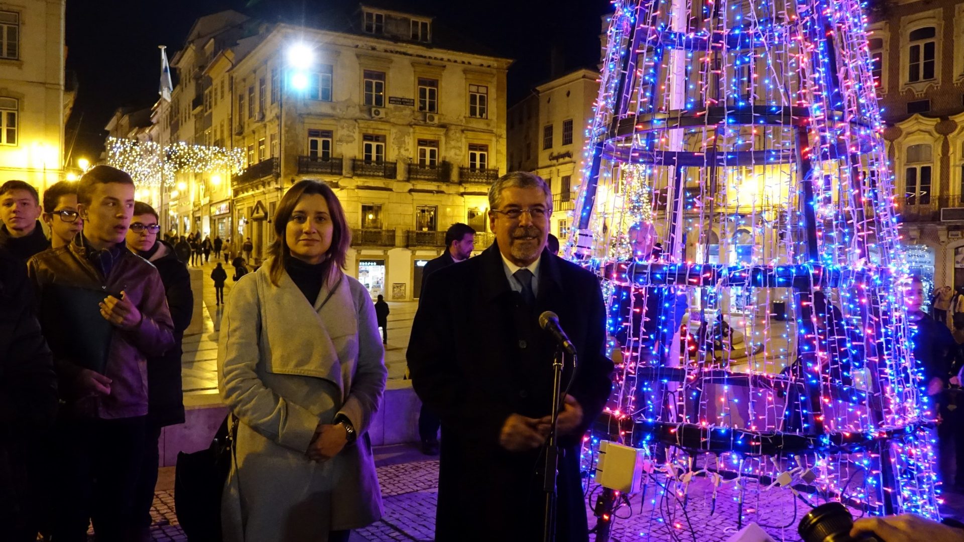 Iluminação de Natal mais abrangente e de baixo consumo de energia elétrica
