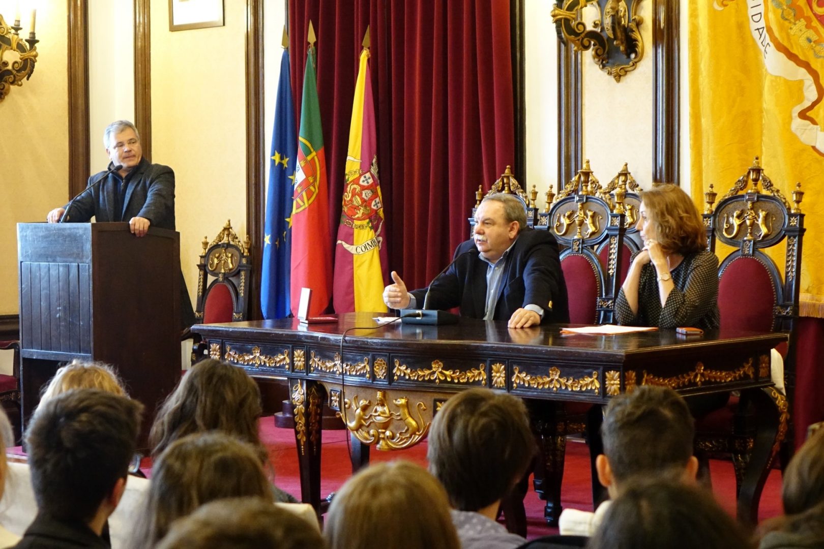 Jovens universitários de Poitiers de visita a Coimbra
