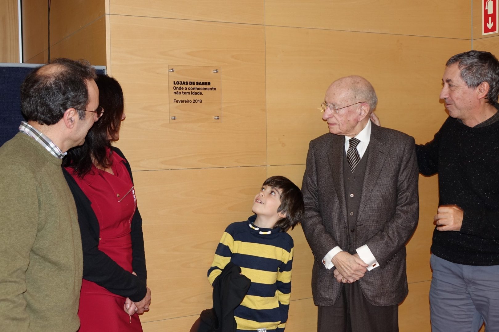 “Lojas de Saber” homenageada com atribuição do nome a espaço do Exploratório