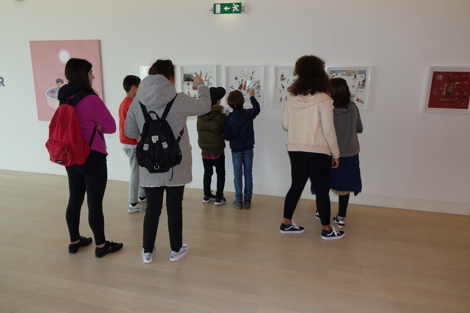 Exposição “Histórias por Contar” recebe visitas de escolas e instituições