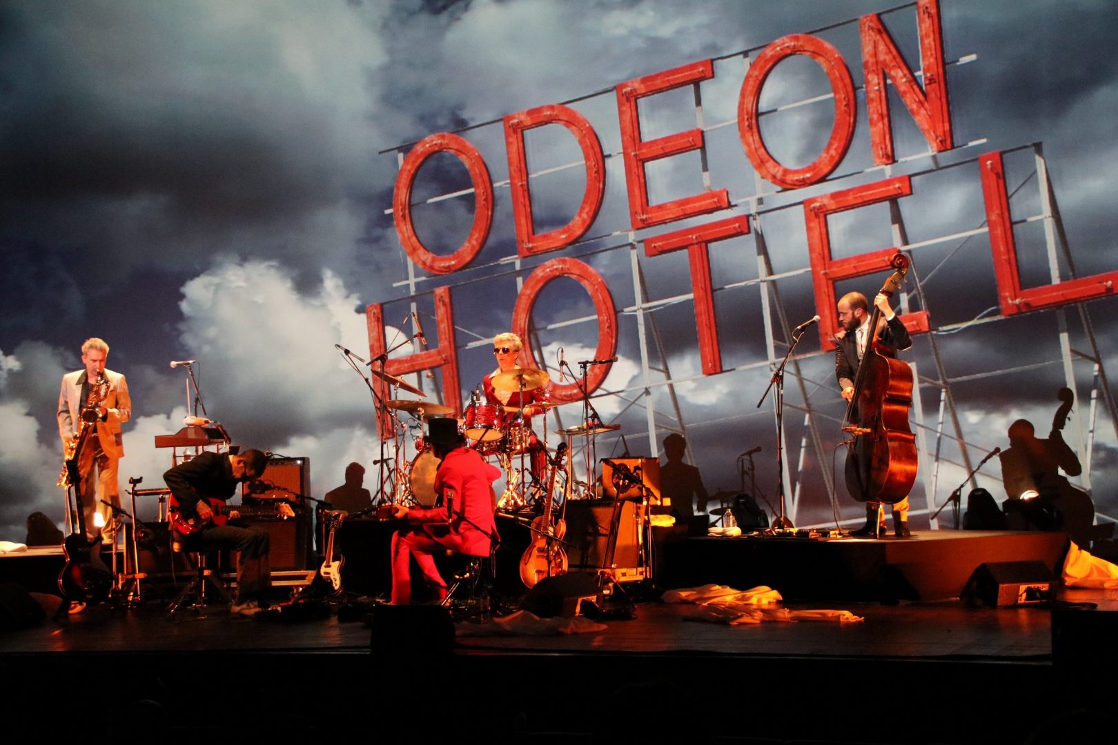 Dead Combo estreiam novo álbum no Convento São Francisco em concerto arrebatador