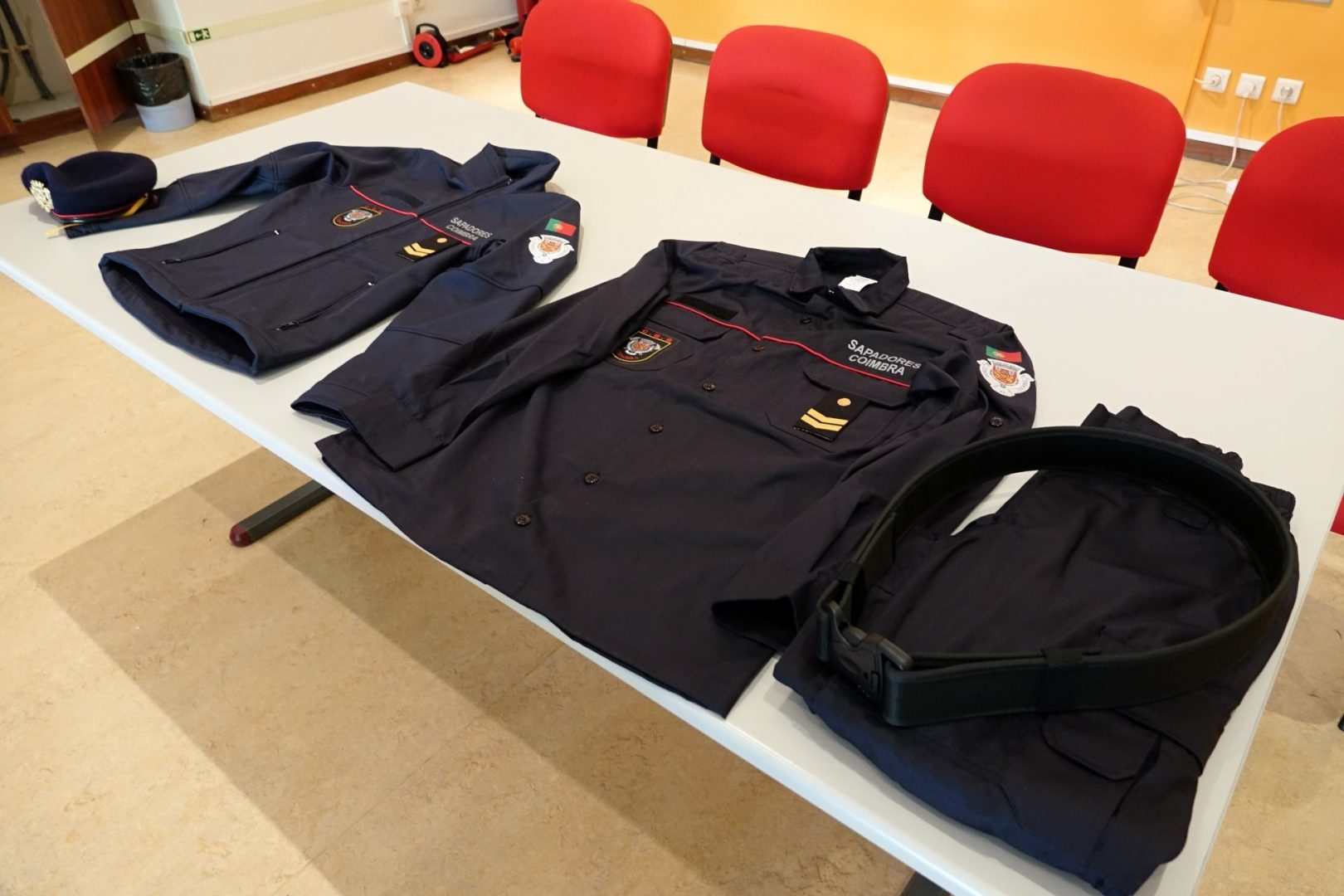 Bombeiros Sapadores recebem novo fardamento para uso diário