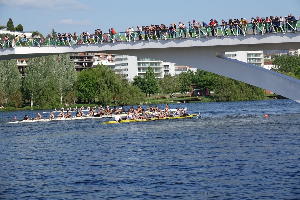 XXXVII Regata Internacional “Queima das Fitas” embeleza (ainda mais) o Rio Mondego