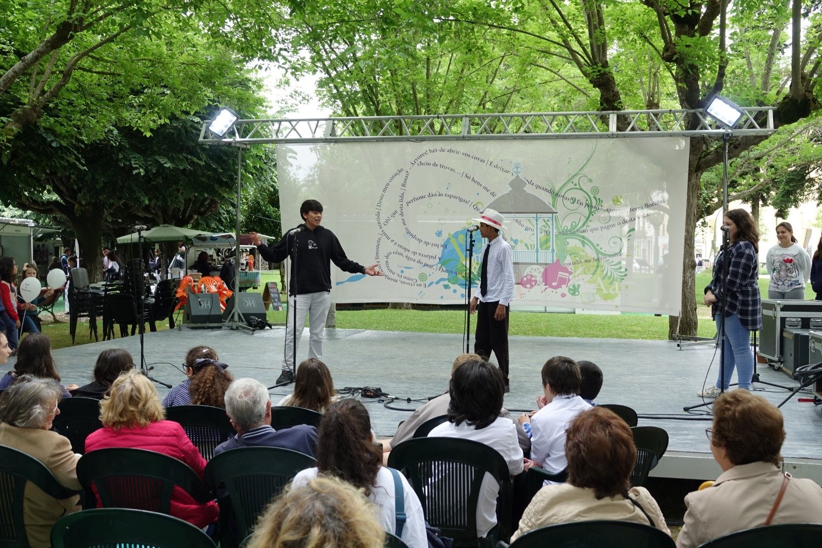 Escolas visitam e animam sétimo dia da Feira Cultural de Coimbra