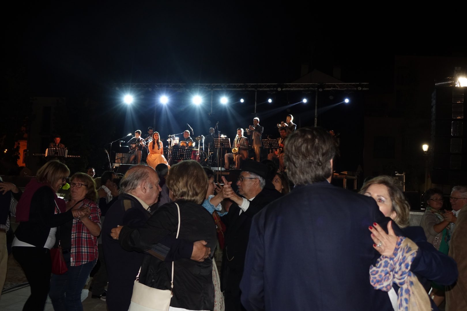 Terreiro da Erva reabilitado volta a acolher Baile da Rosa