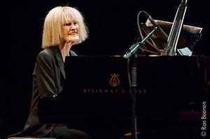 Câmara Municipal de Coimbra informa sobre reembolso de bilhetes do concerto de Carla Bley