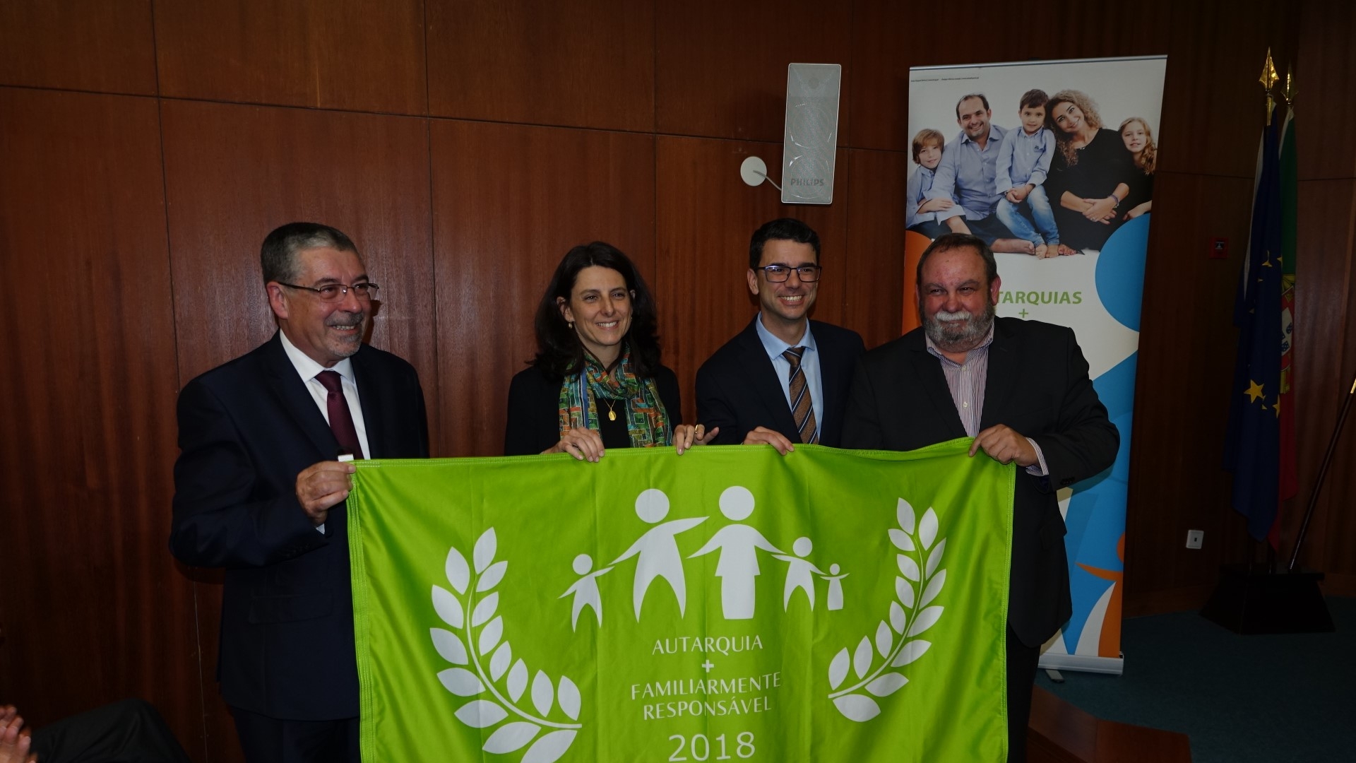 CM Coimbra distinguida como autarquia amiga das famílias