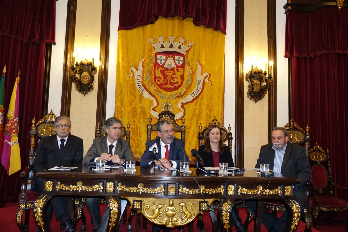 Coimbra apresenta cinco semanas de programação natalícia com pista de gelo e casinha do Pai Natal