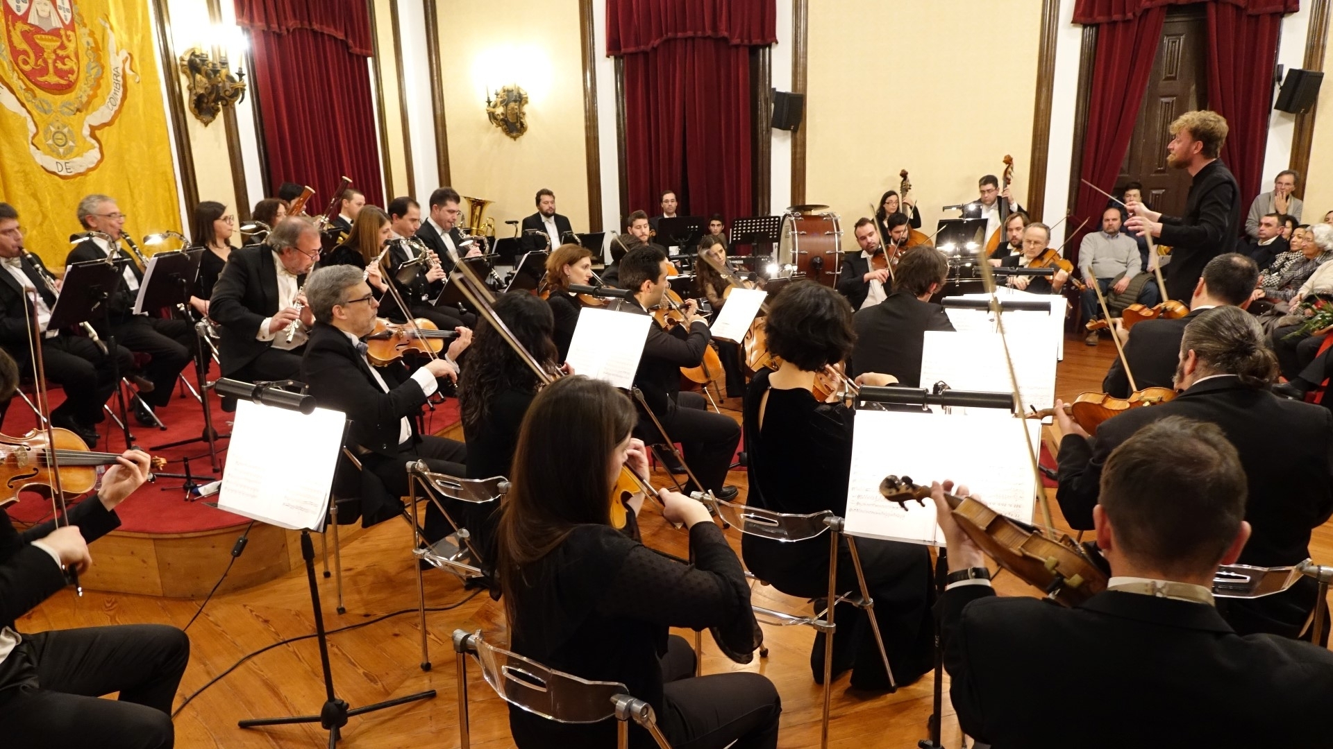 Salão Nobre encheu para o concerto de ano novo protagonizado pela OCC