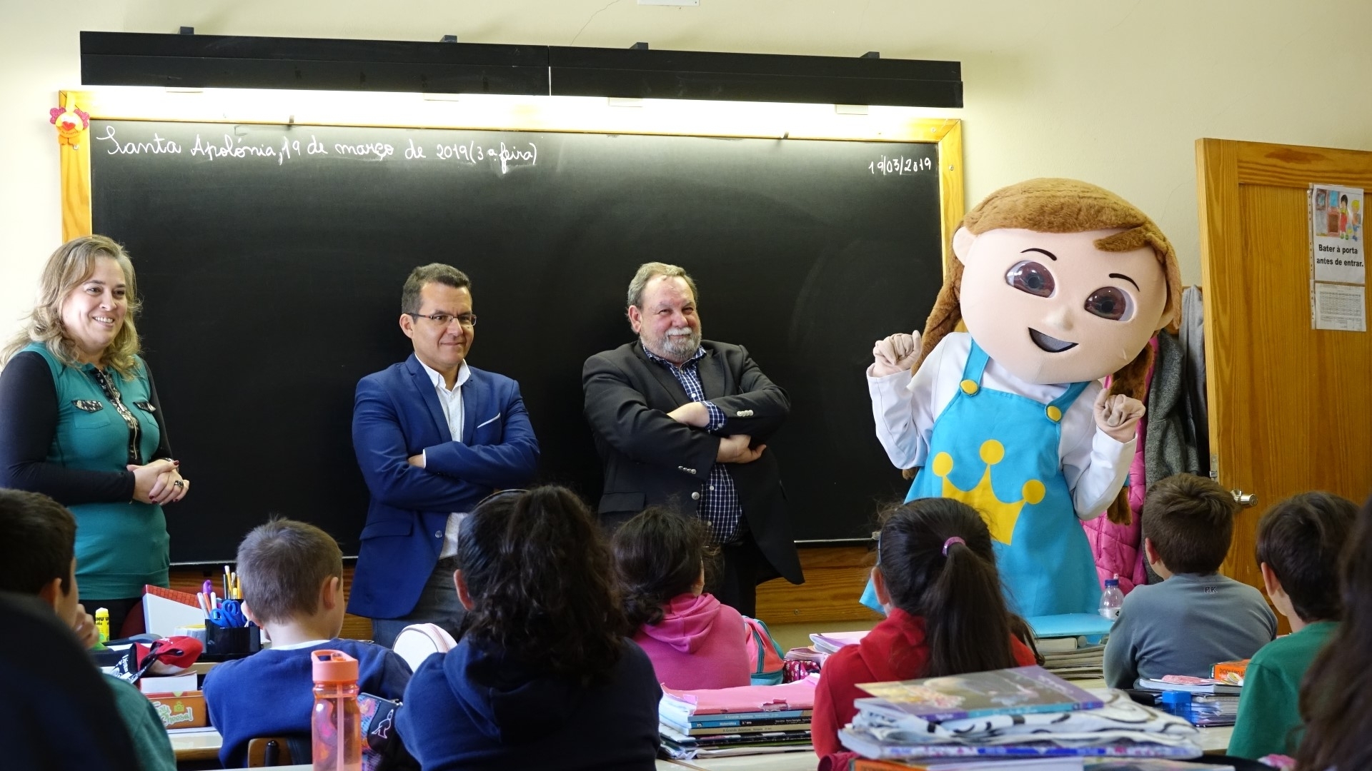 Mascote Inês estimula o empreendedorismo nas escolas de Coimbra