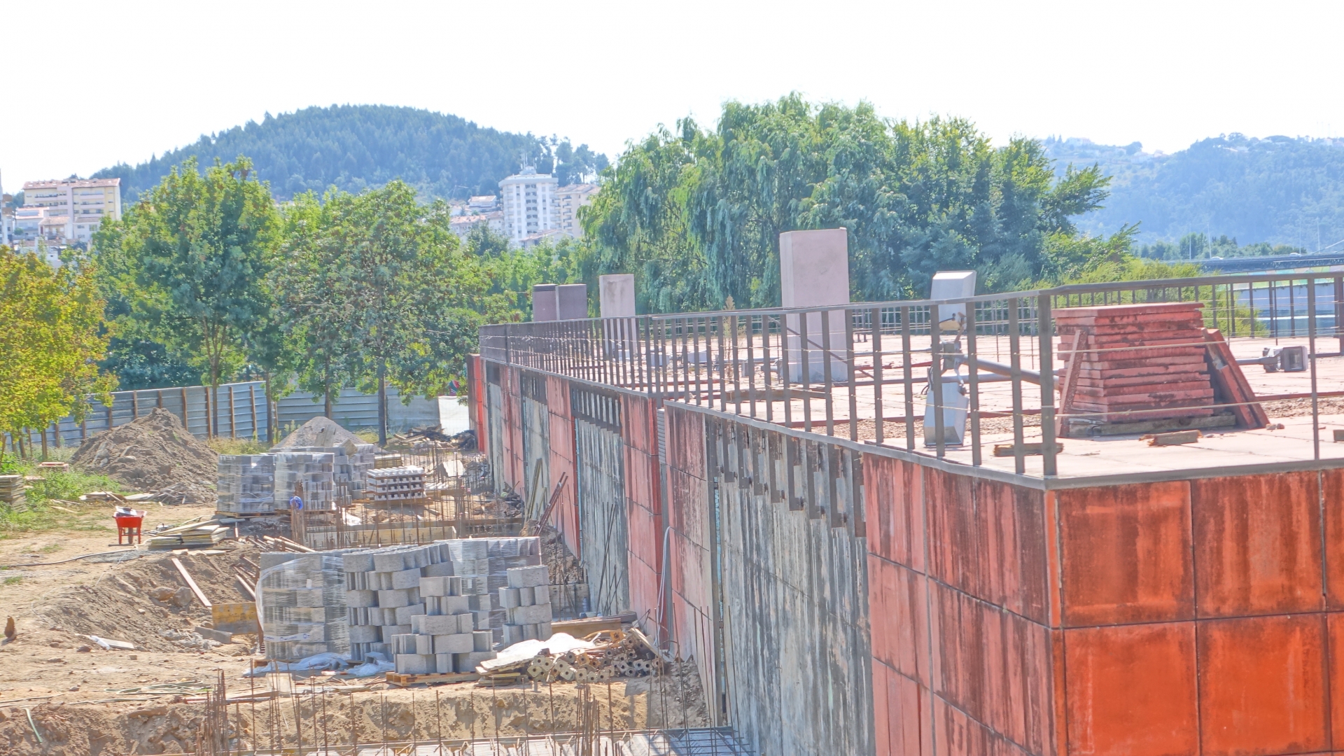 Câmara lança novo concurso para concluir requalificação das “docas” no Parque Verde