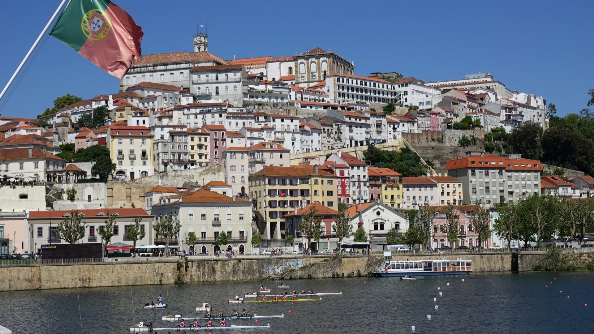 Regata Internacional da Queima das Fitas dá mais cor e vida ao rio Mondego