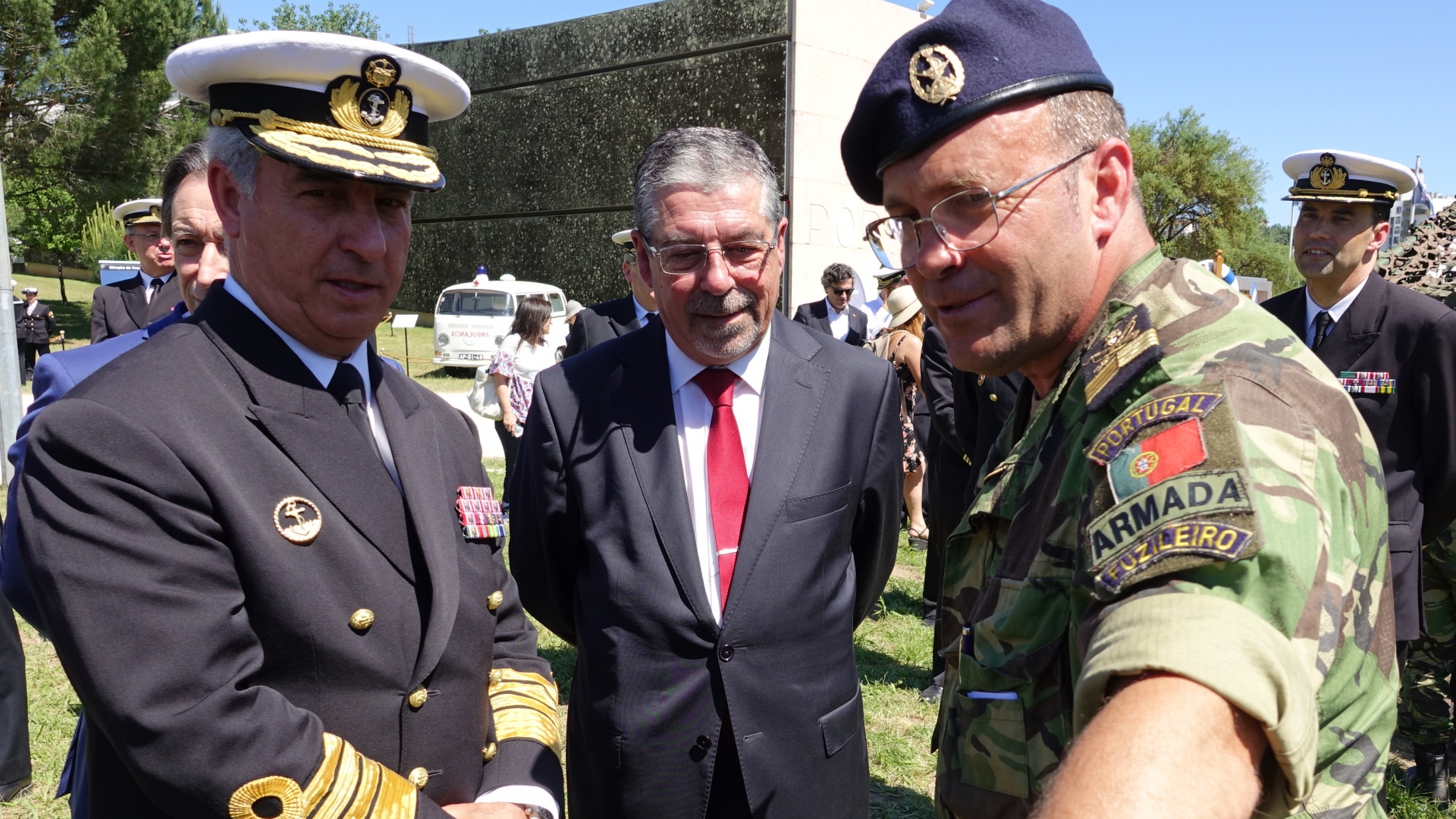 Presidente da CM Coimbra visita exposições do Dia da Marinha