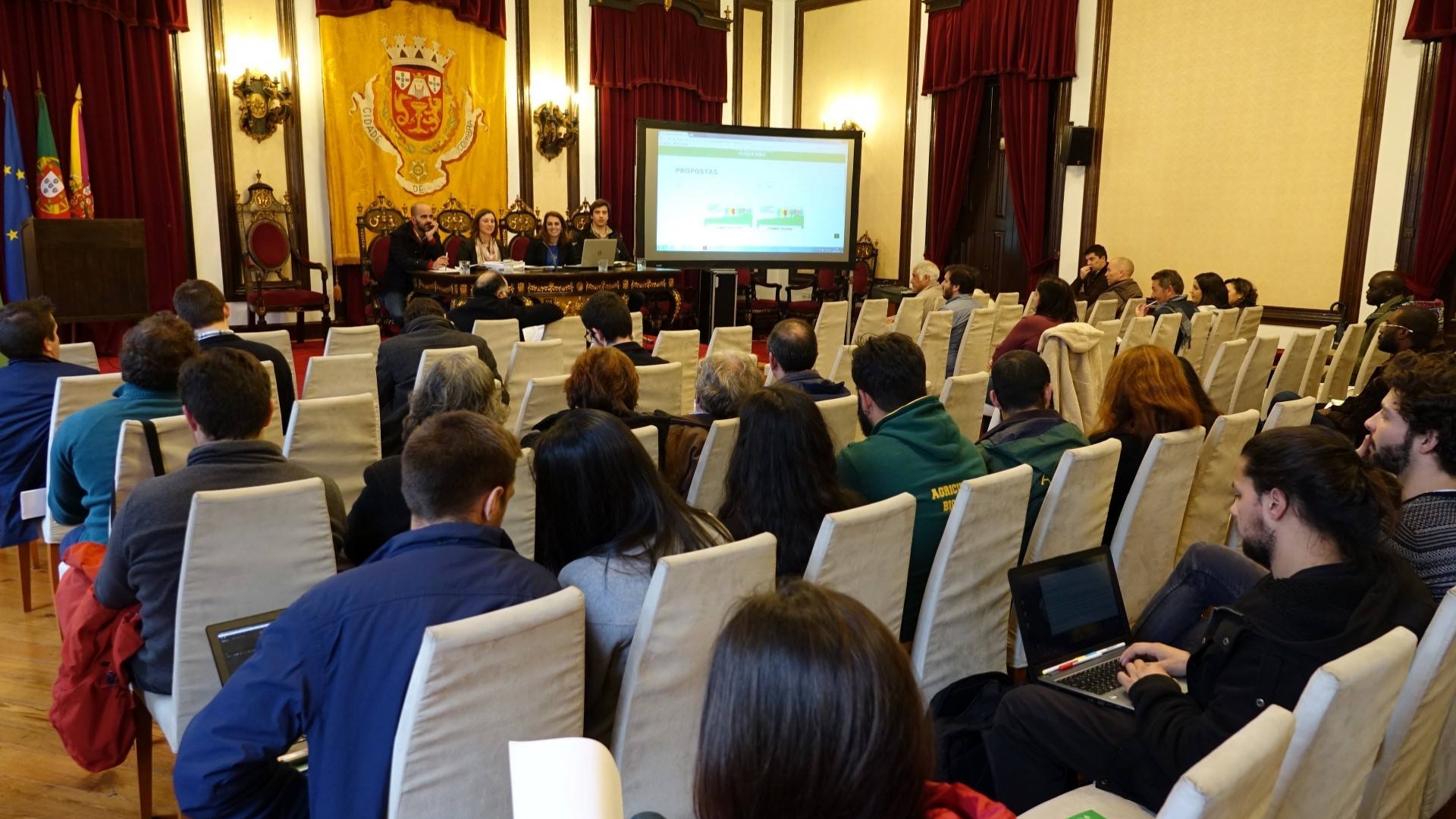 CM Coimbra vai apoiar associações juvenis