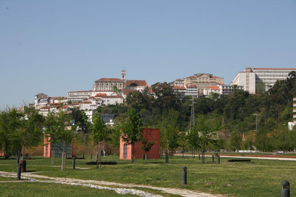 CM Coimbra reforça manutenção dos espaços verdes públicos