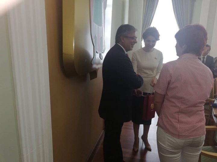 67969079_374486149916745_2798214203146502144_n