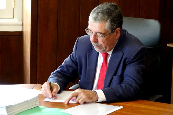 contrato (7) (Custom)