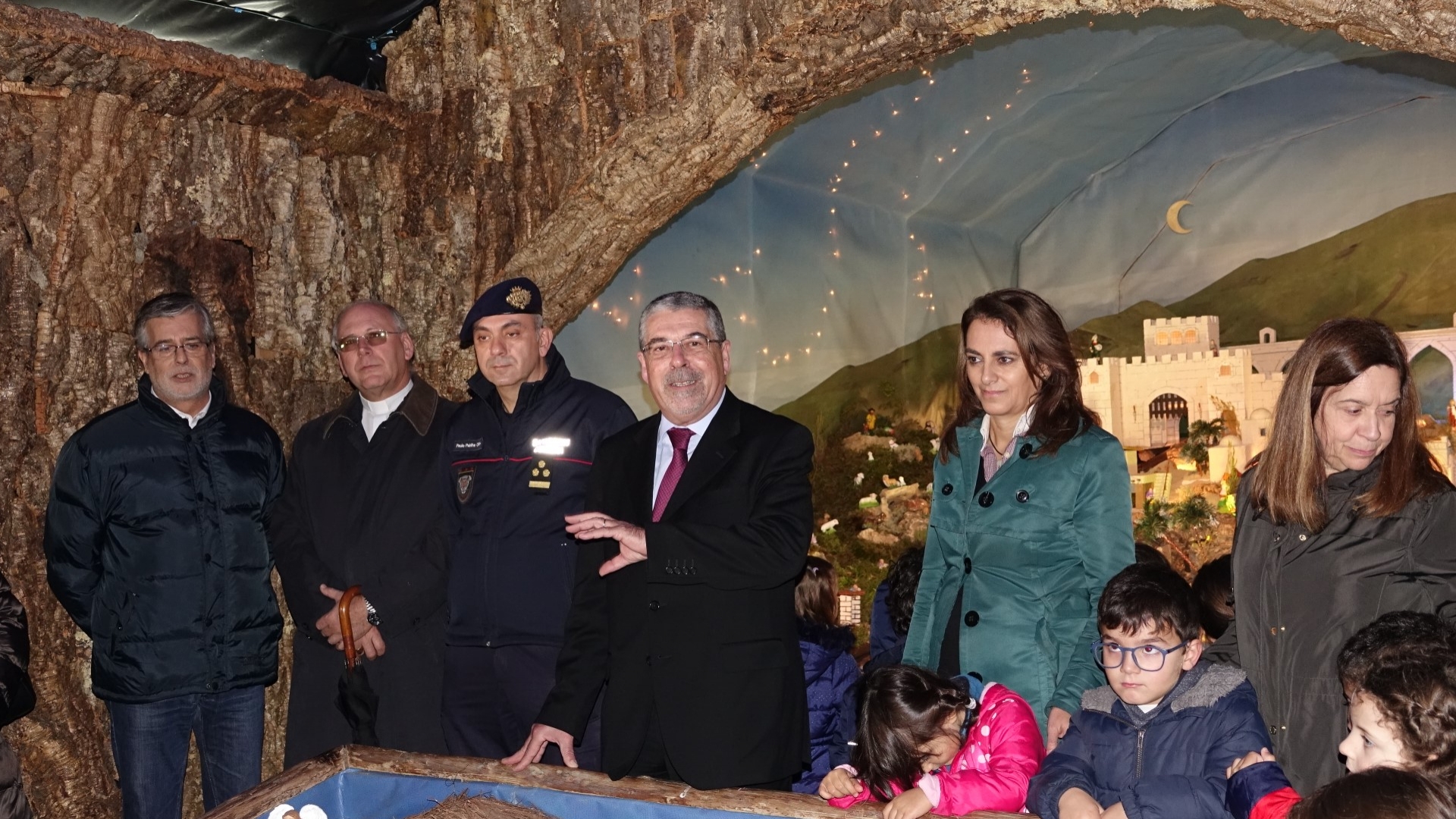 Presépio dos Bombeiros Sapadores de Coimbra volta a encantar visitantes