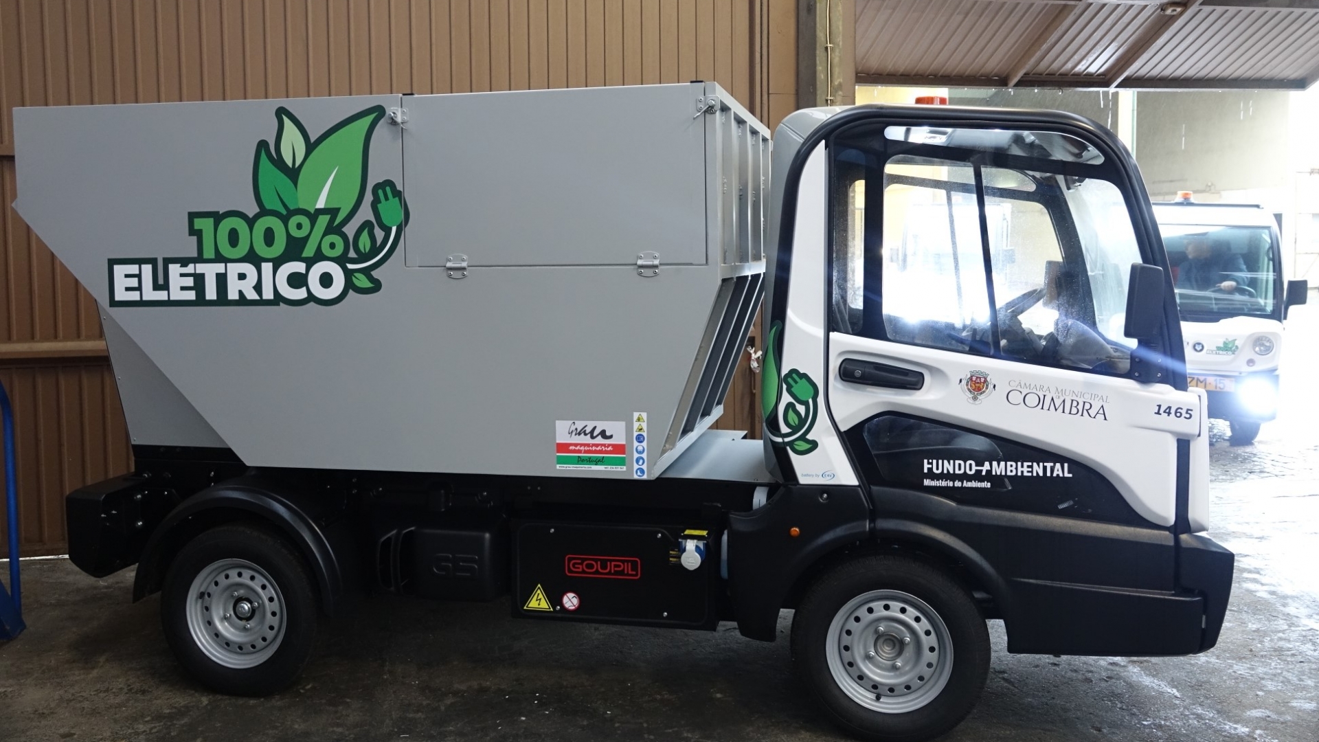 CM Coimbra compra quatro viaturas 100% elétricas para limpeza urbana