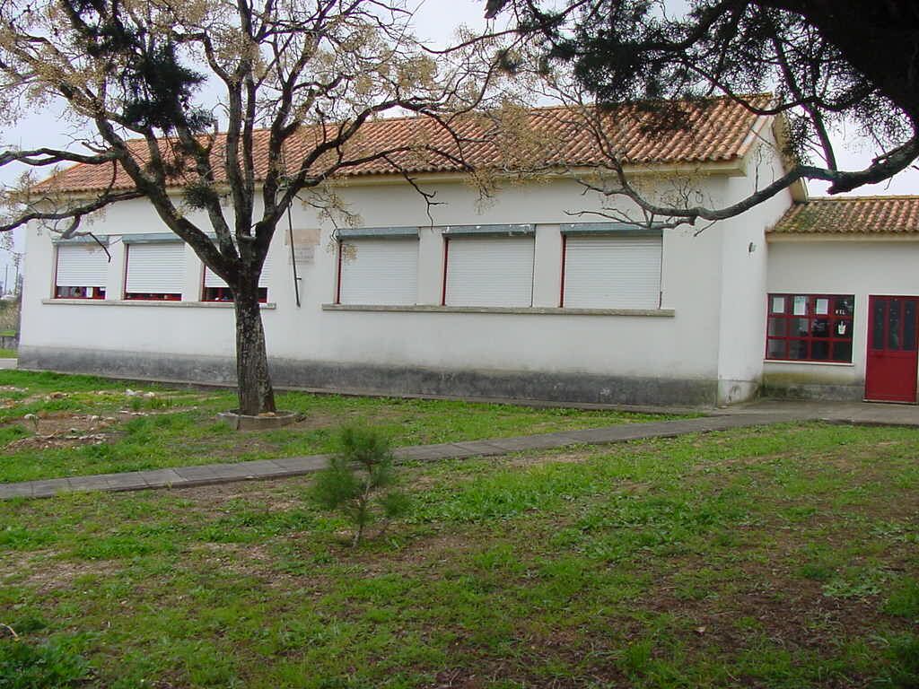 Câmara cede instalações de antiga escola à JF Cernache para dinamização de atividades para idosos