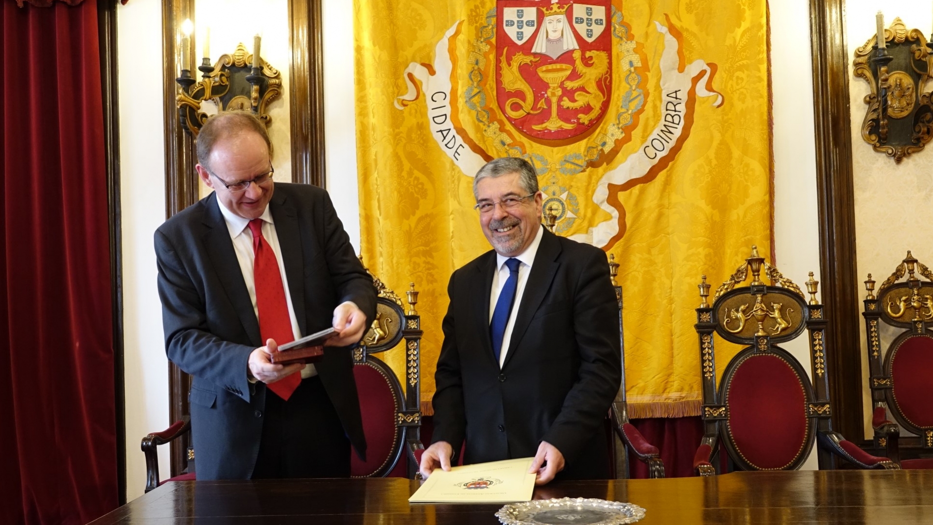 Embaixador do Reino Unido de visita a Coimbra recebido nos Paços do Município