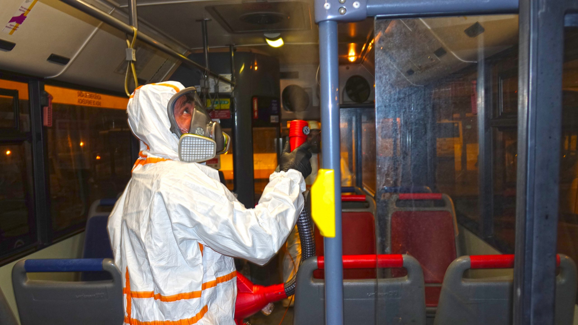 Plano de Contingência COVID-19: Viaturas SMTUC limpas com produto que elimina coronavírus até 30 dias