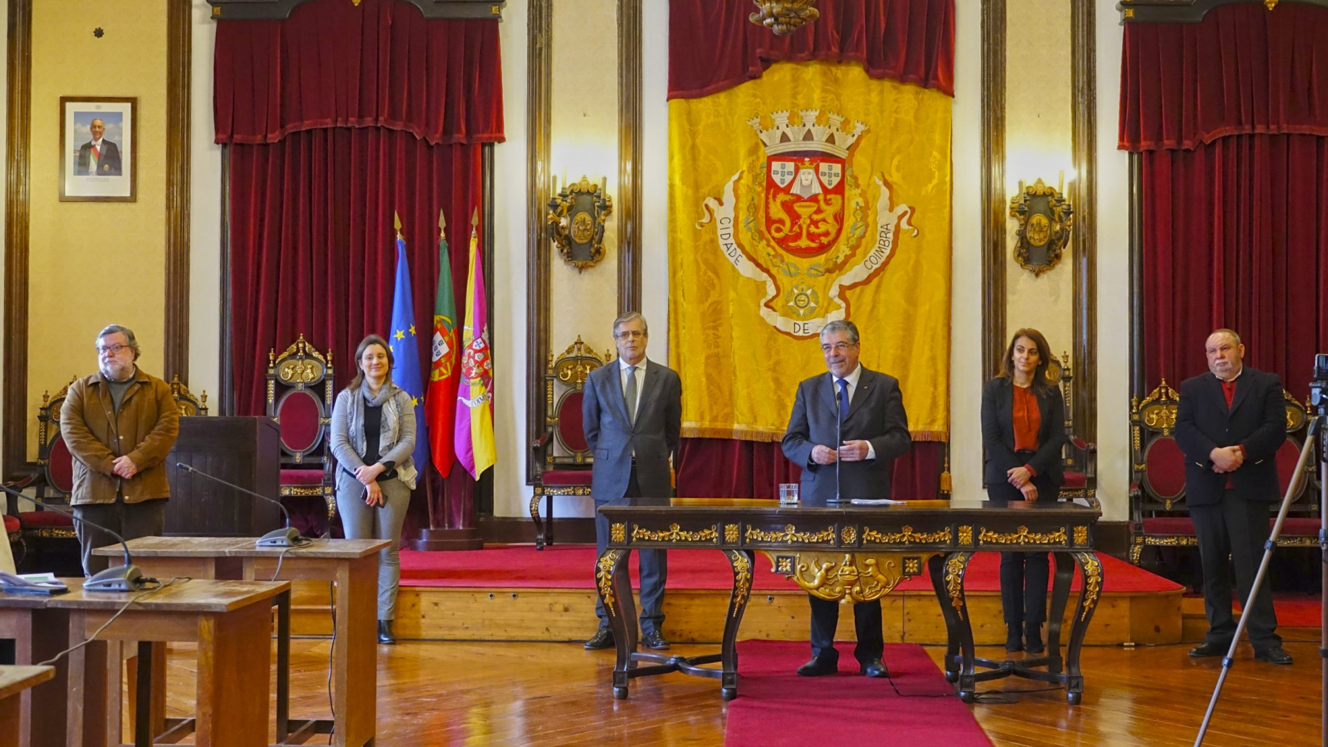 22 medidas para apoiar as famílias, associações e empresas