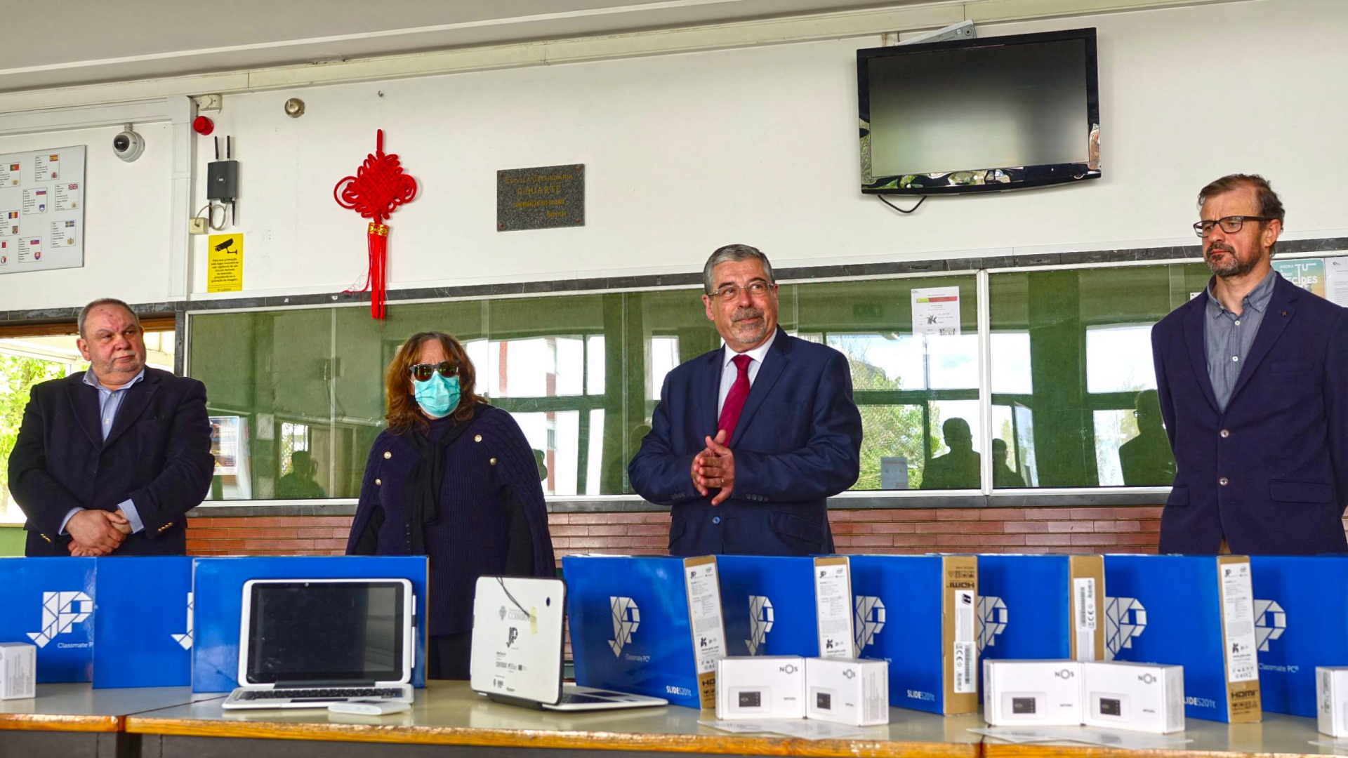 CM Coimbra disponibiliza tablets, internet e plataforma de E@D a alunos do 1º CEB