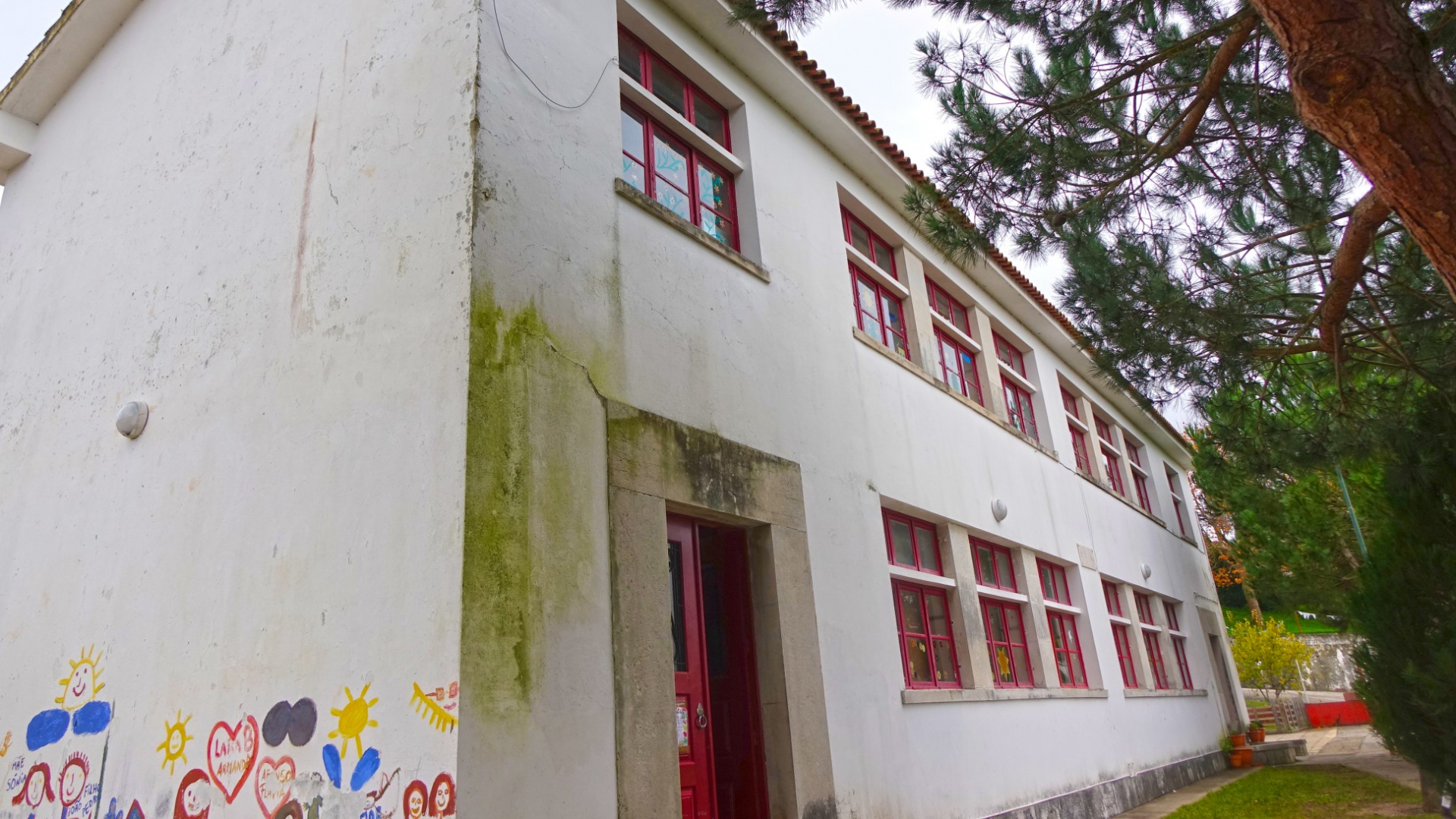 Empreitada de requalificação da escola básica de Antuzede adjudicada por 635 mil euros